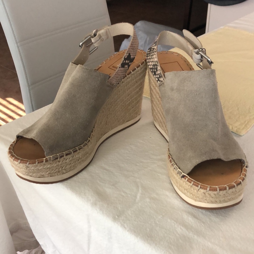 Dolce Vita 10 sandals super cute